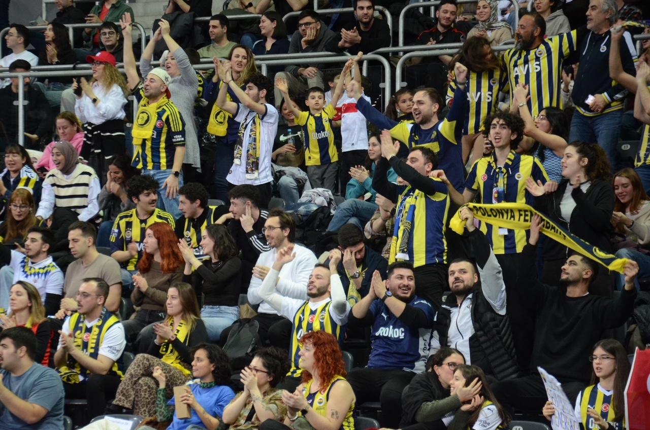 Łódź Deplasmanında Zafer ve Coşku: Fenerbahçe Medicana 3-1 Kazandı!