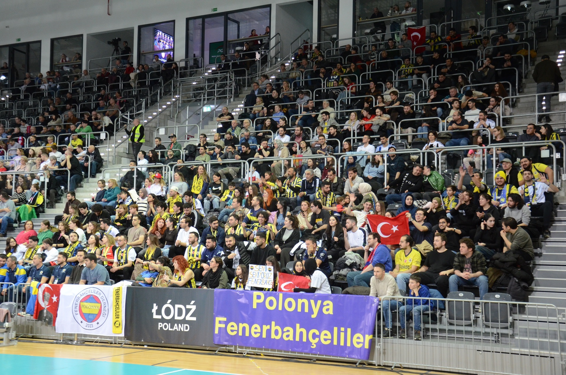 Łódź Deplasmanında Zafer ve Coşku: Fenerbahçe Medicana 3-1 Kazandı!